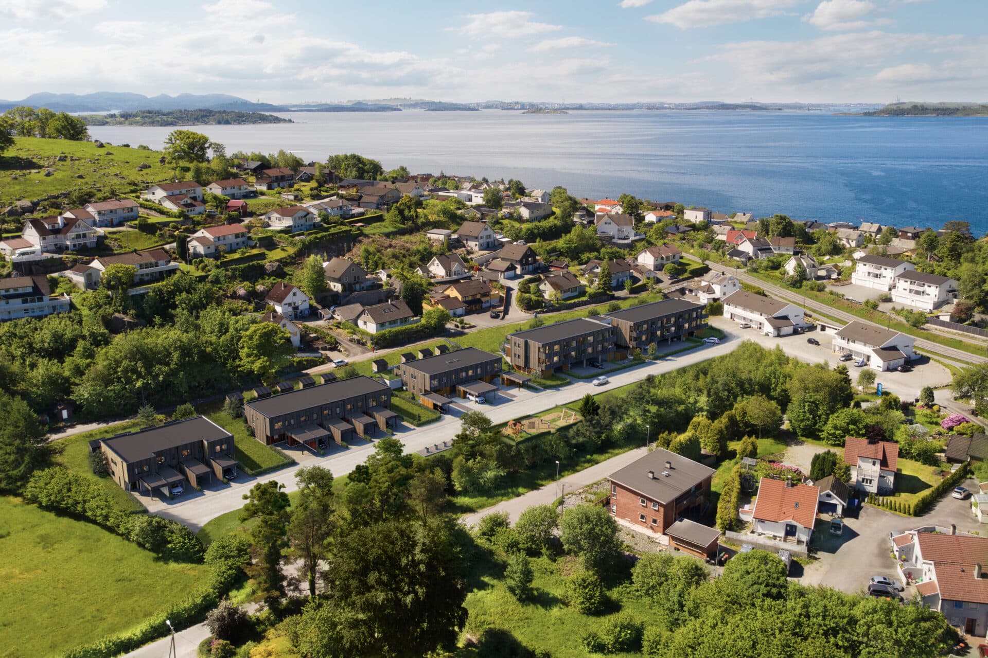 Gullbekkparken med nabolaget og fjorden