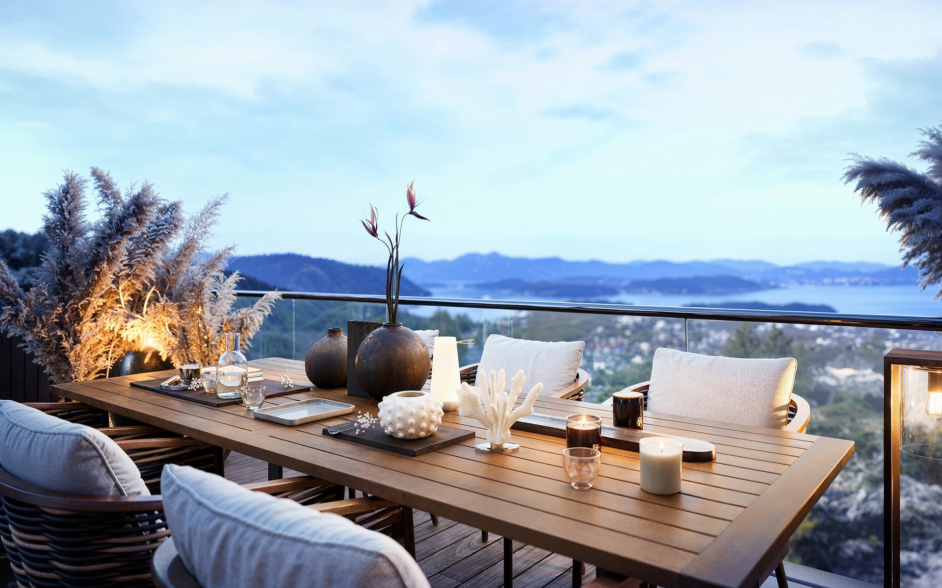 Terrasse med utsikt over fjorden